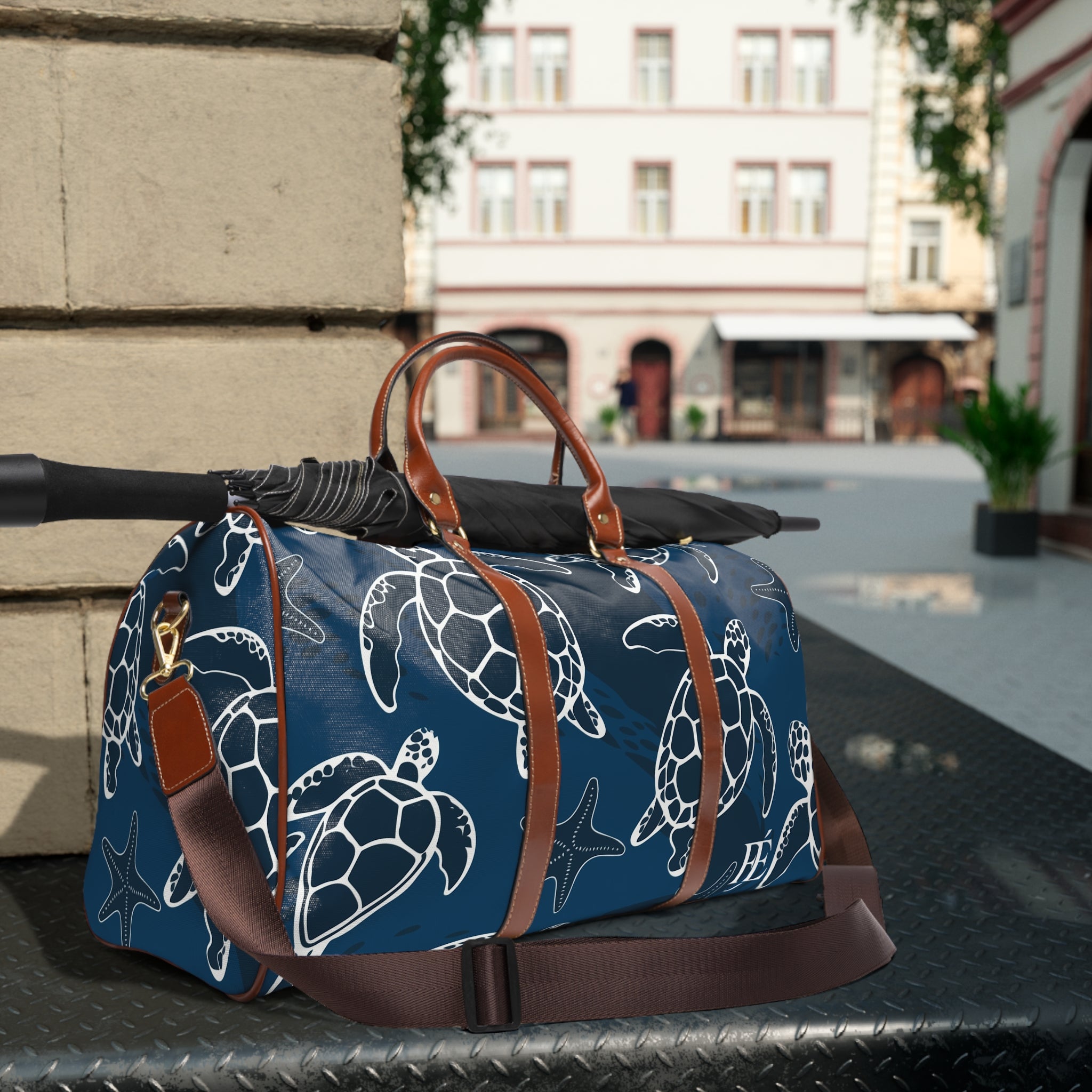 Le Faire Étalage Navy Sea Turtle Waterproof Travel Bag