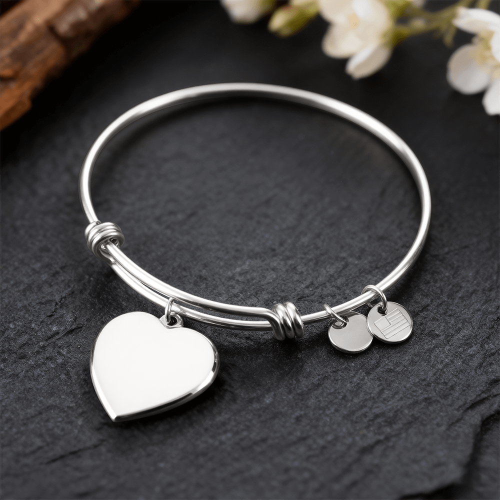 Le Faire Étalage Engraved Luxury Heart Bangle
