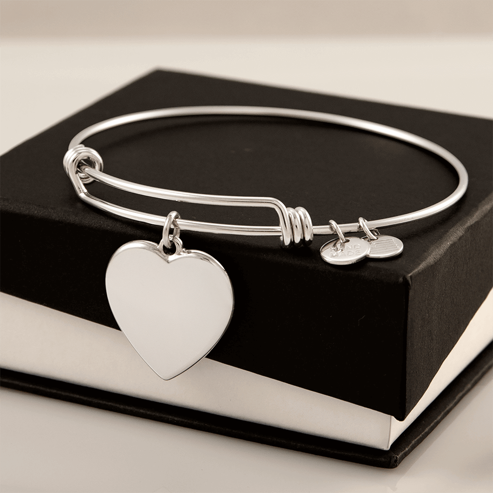Le Faire Étalage Engraved Luxury Heart Bangle