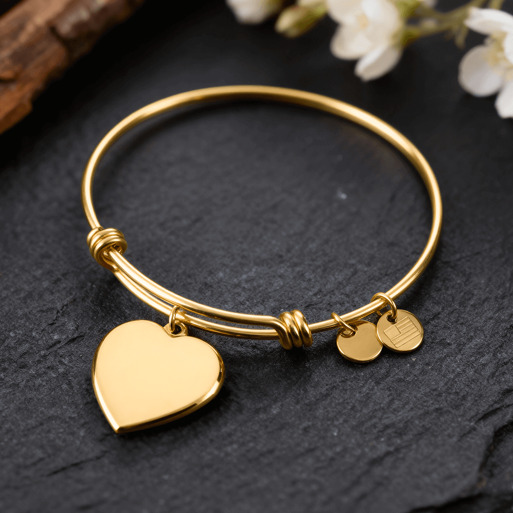 Le Faire Étalage Engraved Luxury Heart Bangle