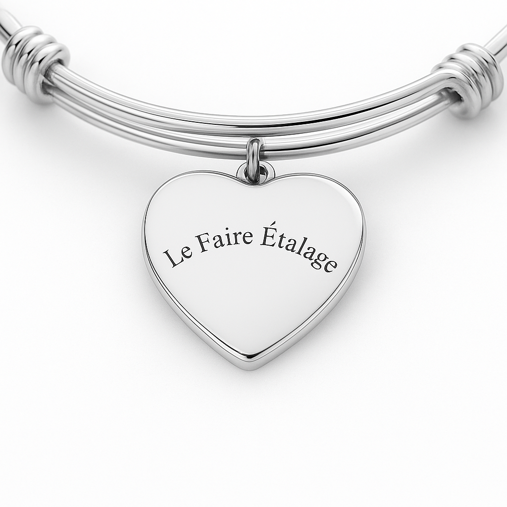 Le Faire Étalage Engraved Luxury Heart Bangle